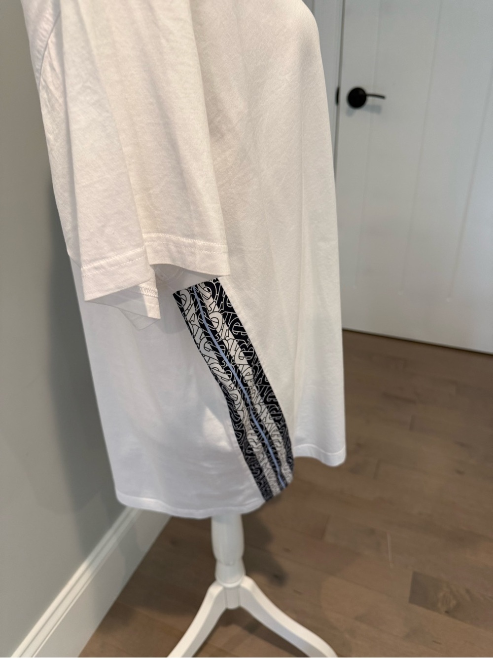 💯 % AUTHENTIC BURBERRY TEE SHIRT - Picture 3 of 11